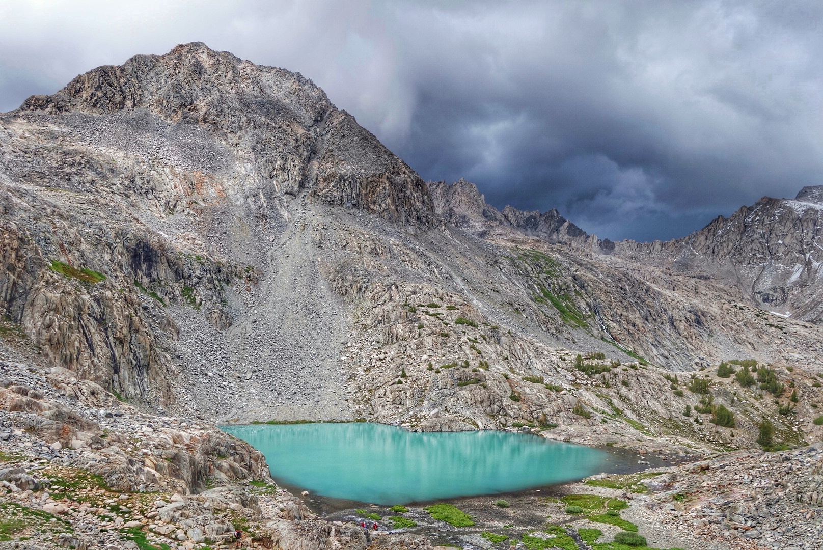 A turquoise lake